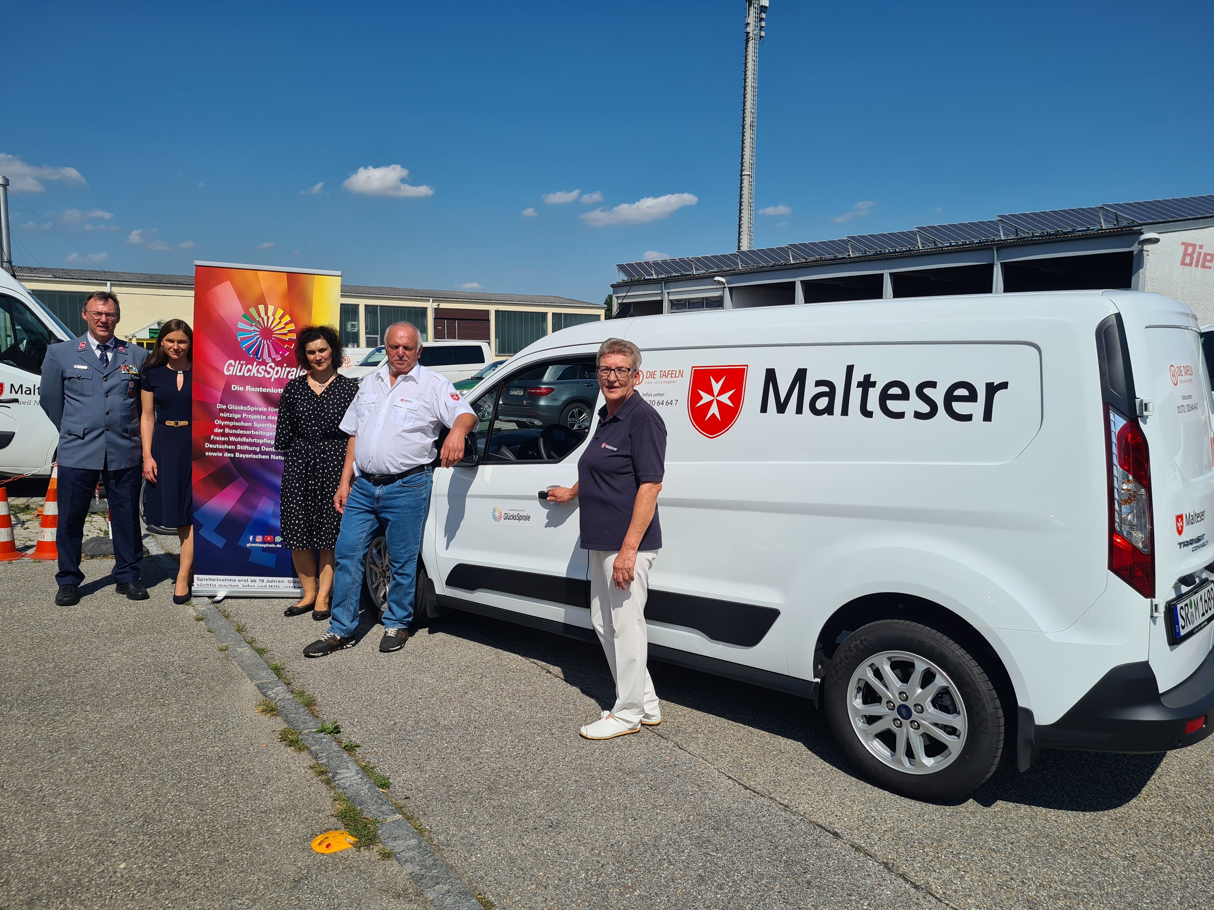 Mit der GlücksSpirale auf der Überholspur: Tafel Straubing bekommt neues Kühlfahrzeug