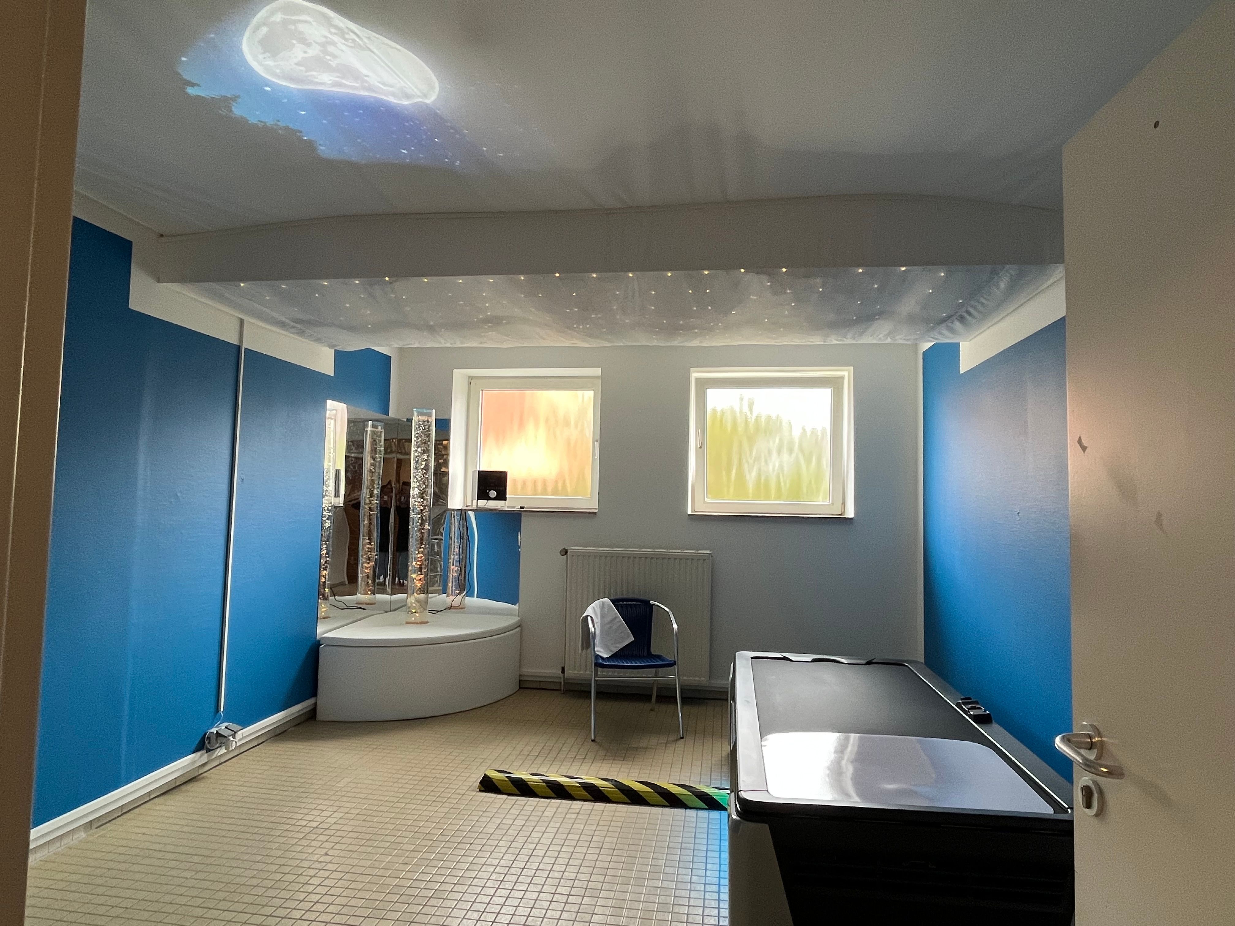 Erholung auf Knopfdruck: Neue Massageliegen für die AWO-Kliniken