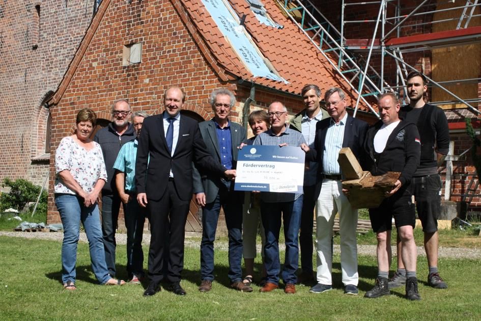 Ein Dach für die Geschichte – Kirche in Karby wird saniert