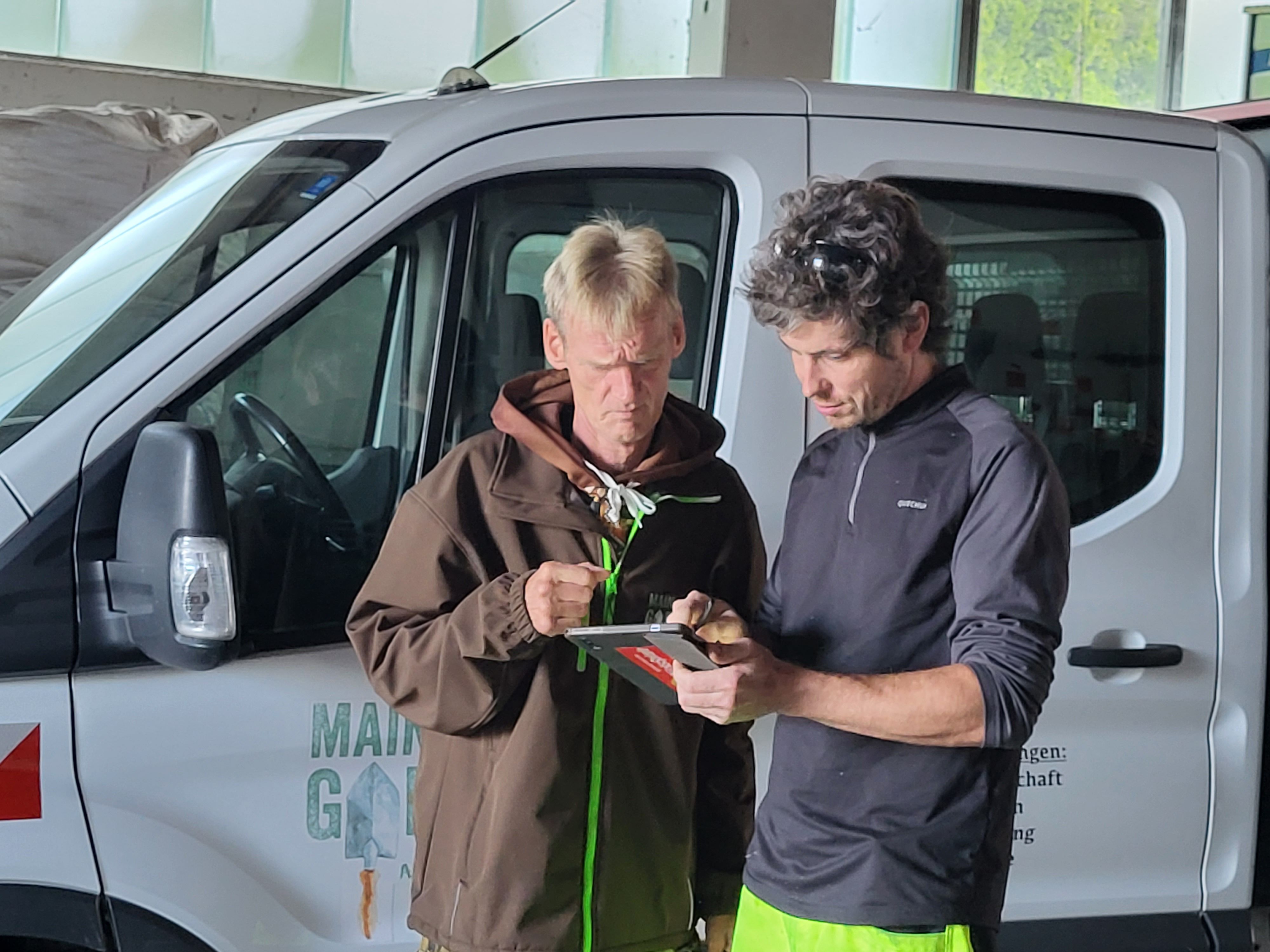 Digitale Innovation im Garten- und Landschaftsbau: Tablets erobern unsere Grünflächen