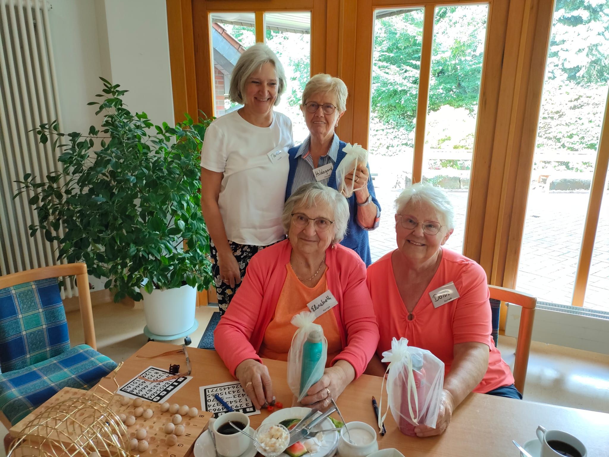 Eine Gruppe Seniorinnen