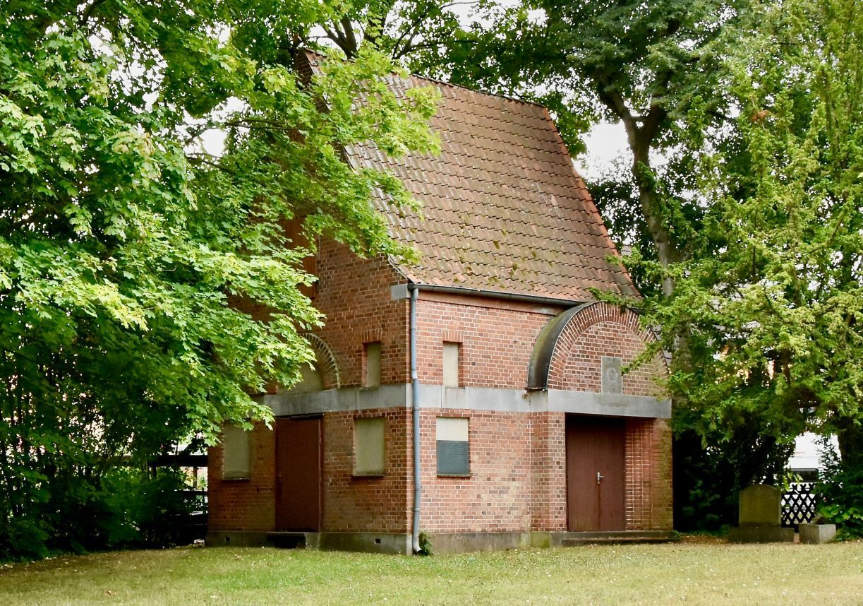 NI_Lueneburg_Friedhof_Trauerhalle_HeinerHenschke_39688__3_.jpg