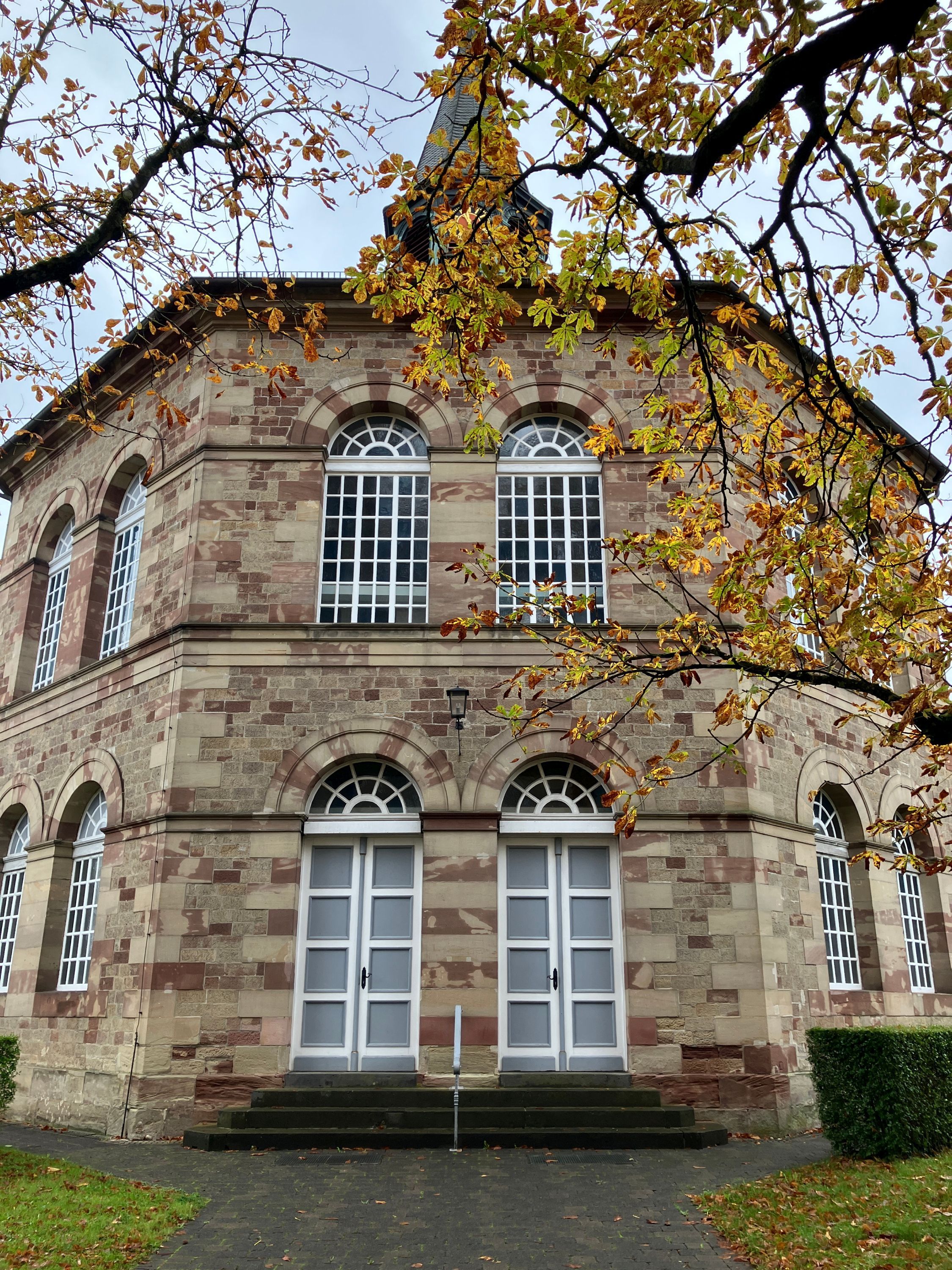 Aussenansicht einer Kirche