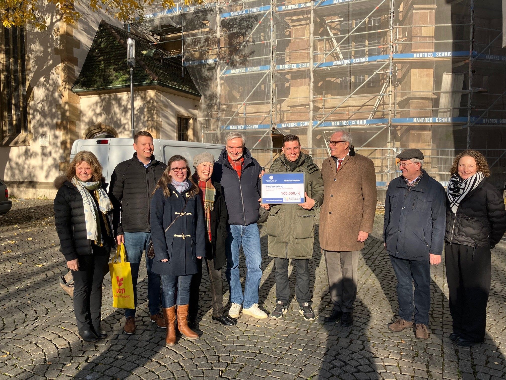 Scheckübergabe Bad Cannstatt.jpg