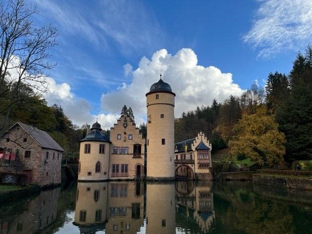 Schloss Mespelbrunn: Ein verwunschenes Juwel im Spessart
