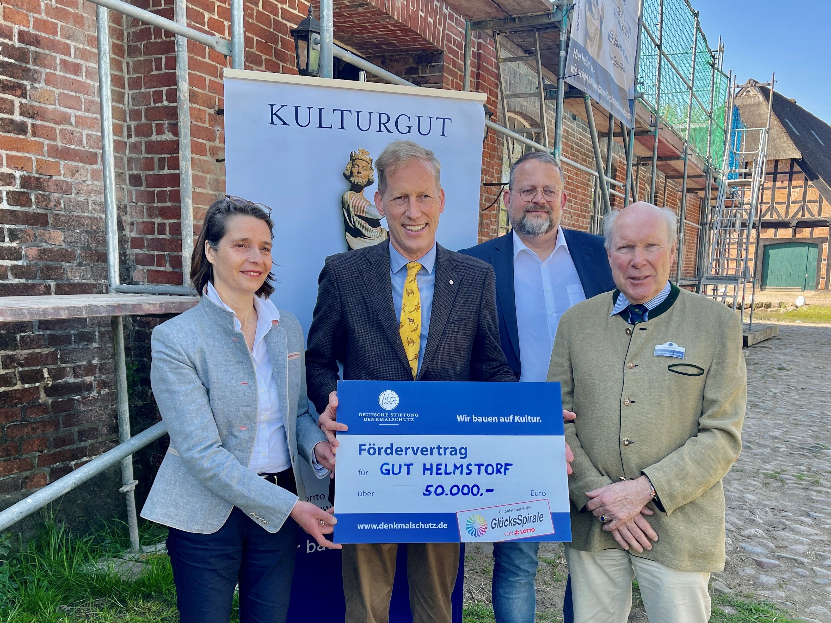 Gut Helmstorf wird aufgewertet: Historischer Pferdestall bleibt erhalten!