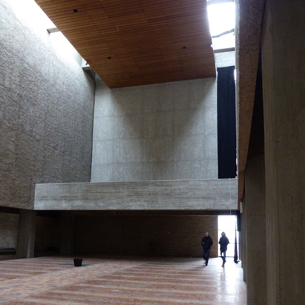 Brutal schön: Denkmalpflege trifft Gegenwartskunst in Berlin-Kreuzberg